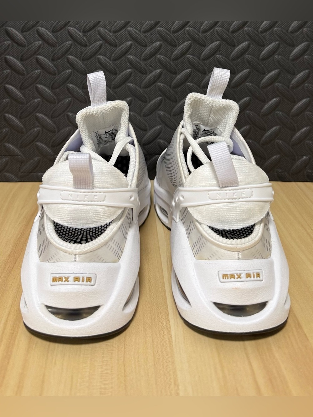 Nike Air Max Craze White Metallic Gold Black Sneakers FZ2089-100 Womens Size 9 - Picture 4 of 5